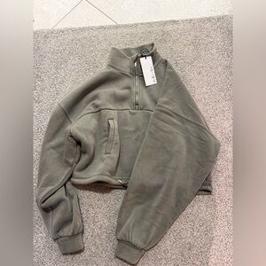 NWT! Crop sweater